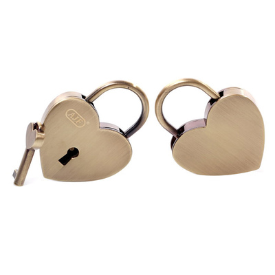 Antique Heart Shaped Lock With 1 Key