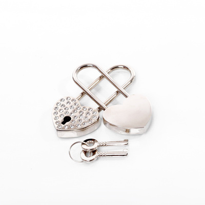Long Shackle Heart Lock With Rhinestones One Side