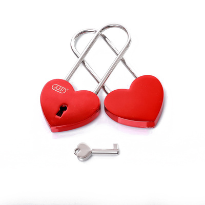 Shiny Red Long Shackle 1 Key Love Heart Lock